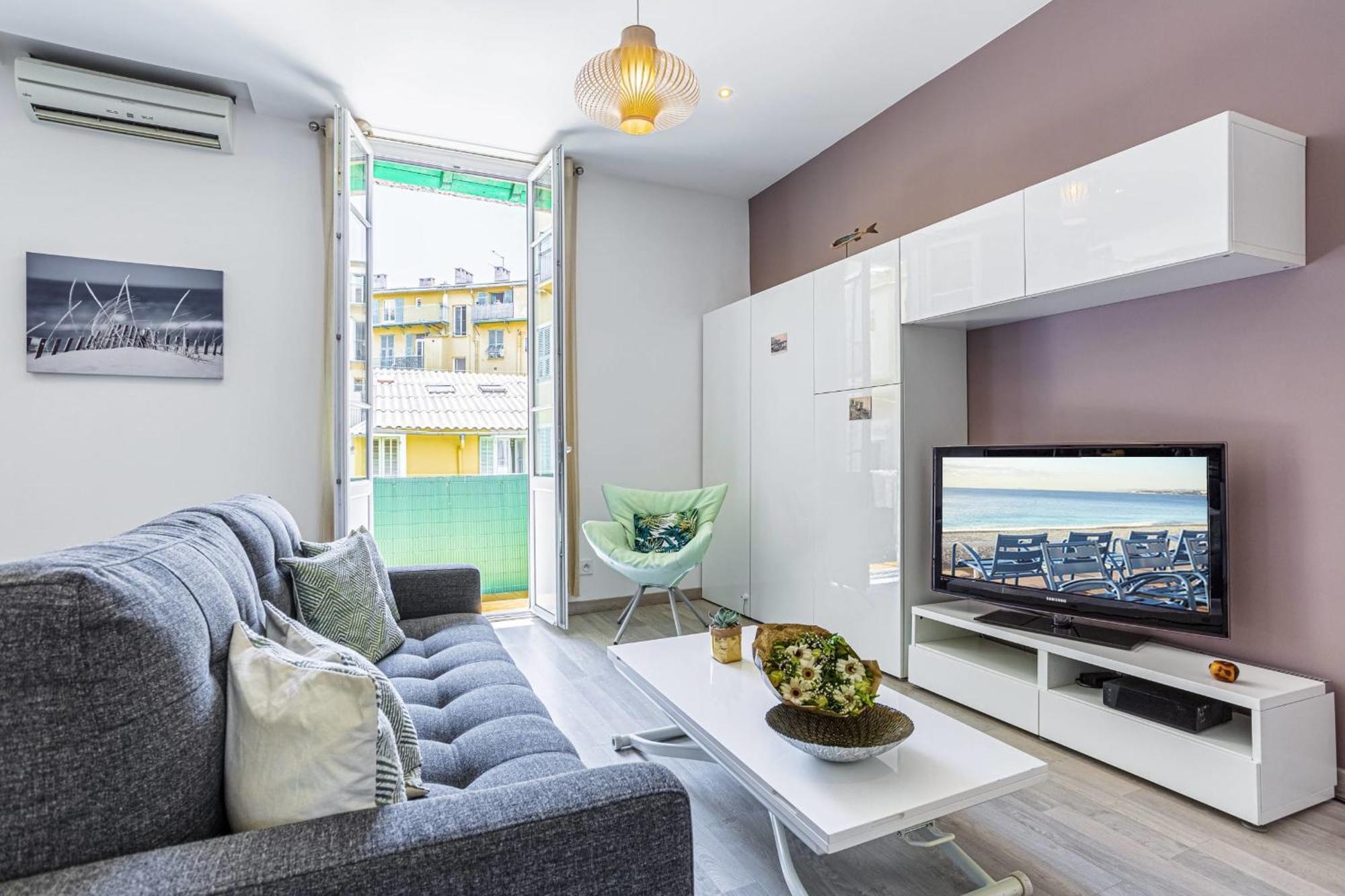 Apartment Guisol - Typical 3 Bedroom Ac Near Port *