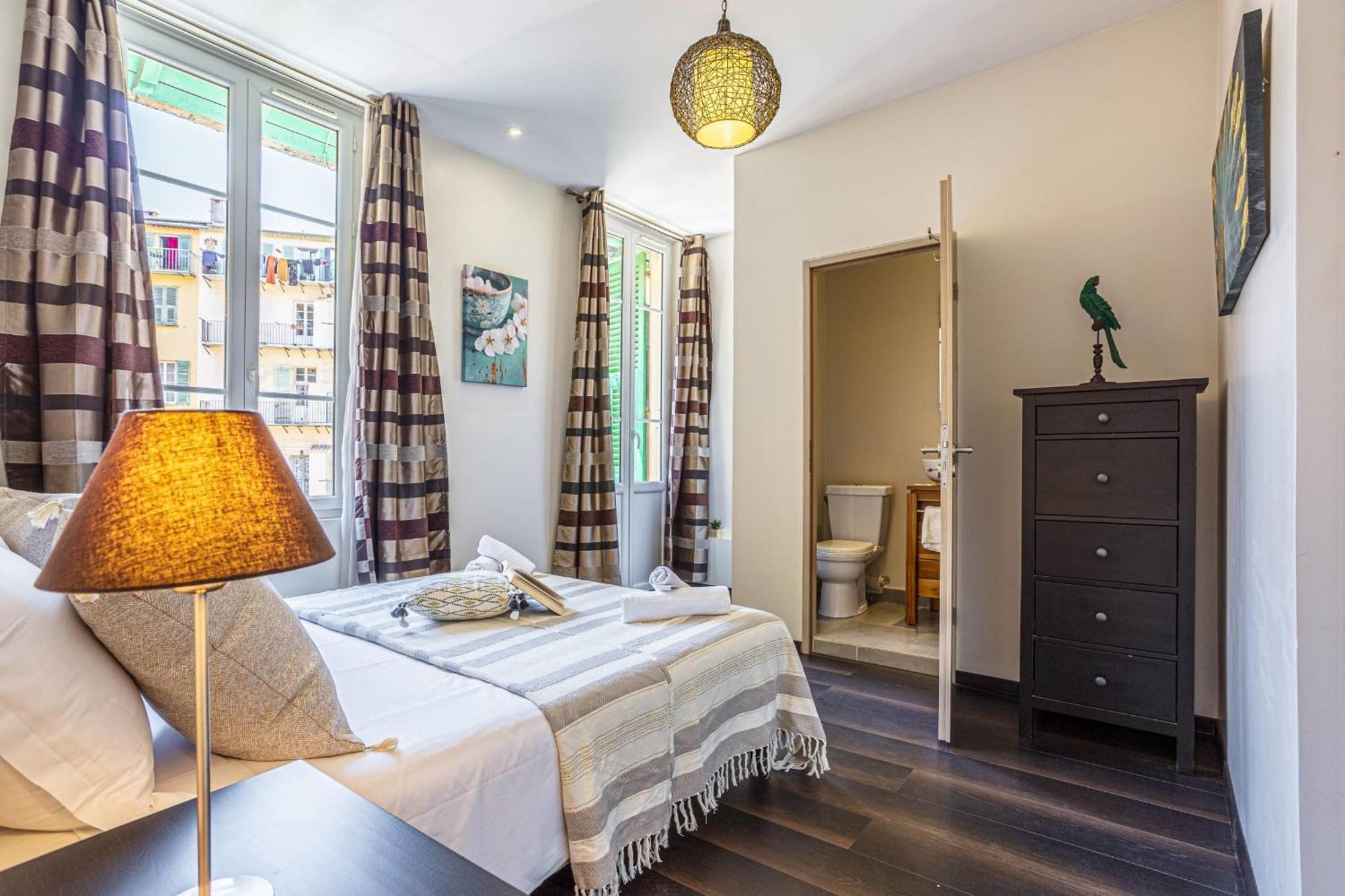 Apartment Guisol - Typical 3 Bedroom Ac Near Port
