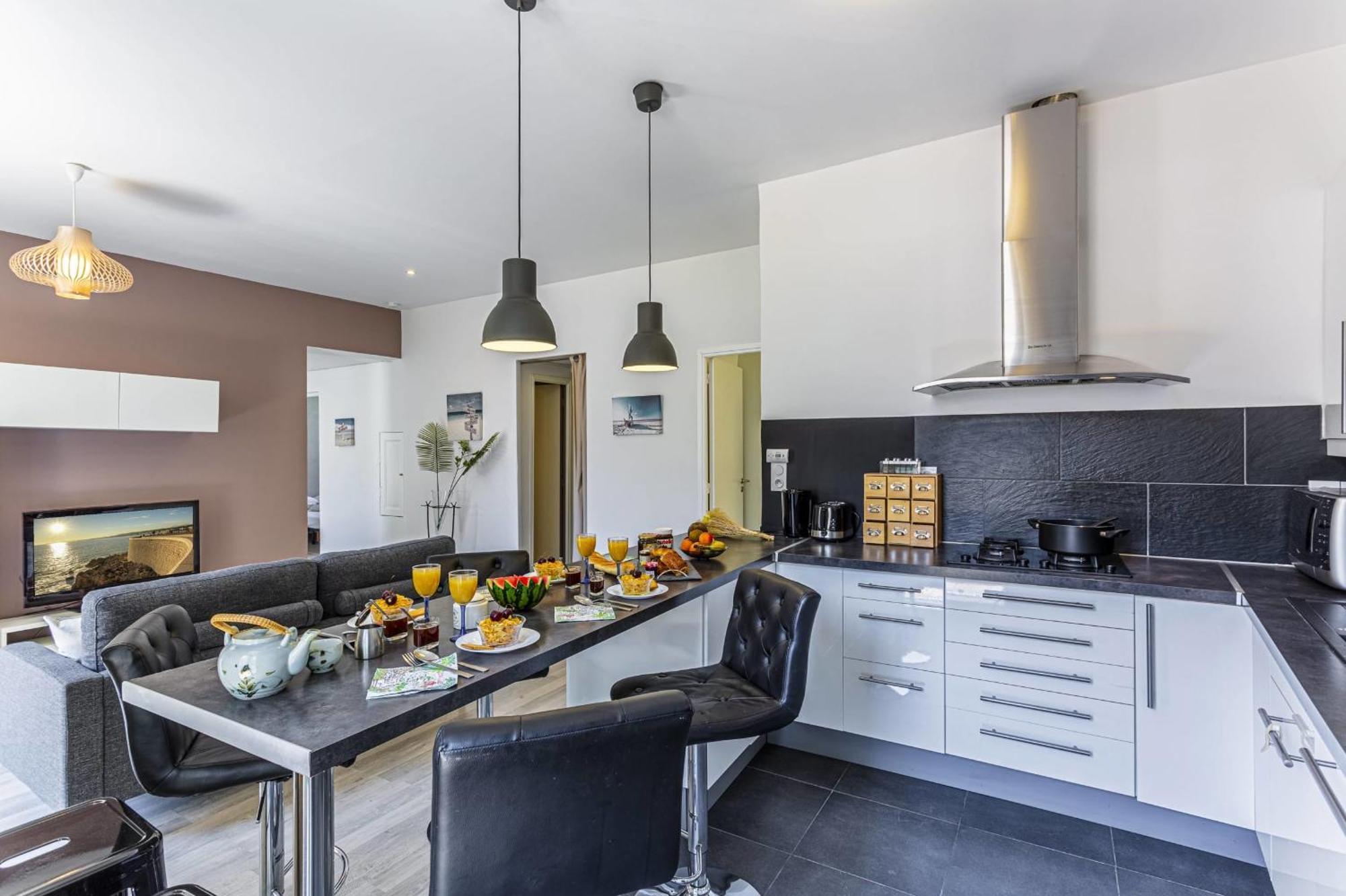 Apartment Guisol - Typical 3 Bedroom Ac Near Port Nice