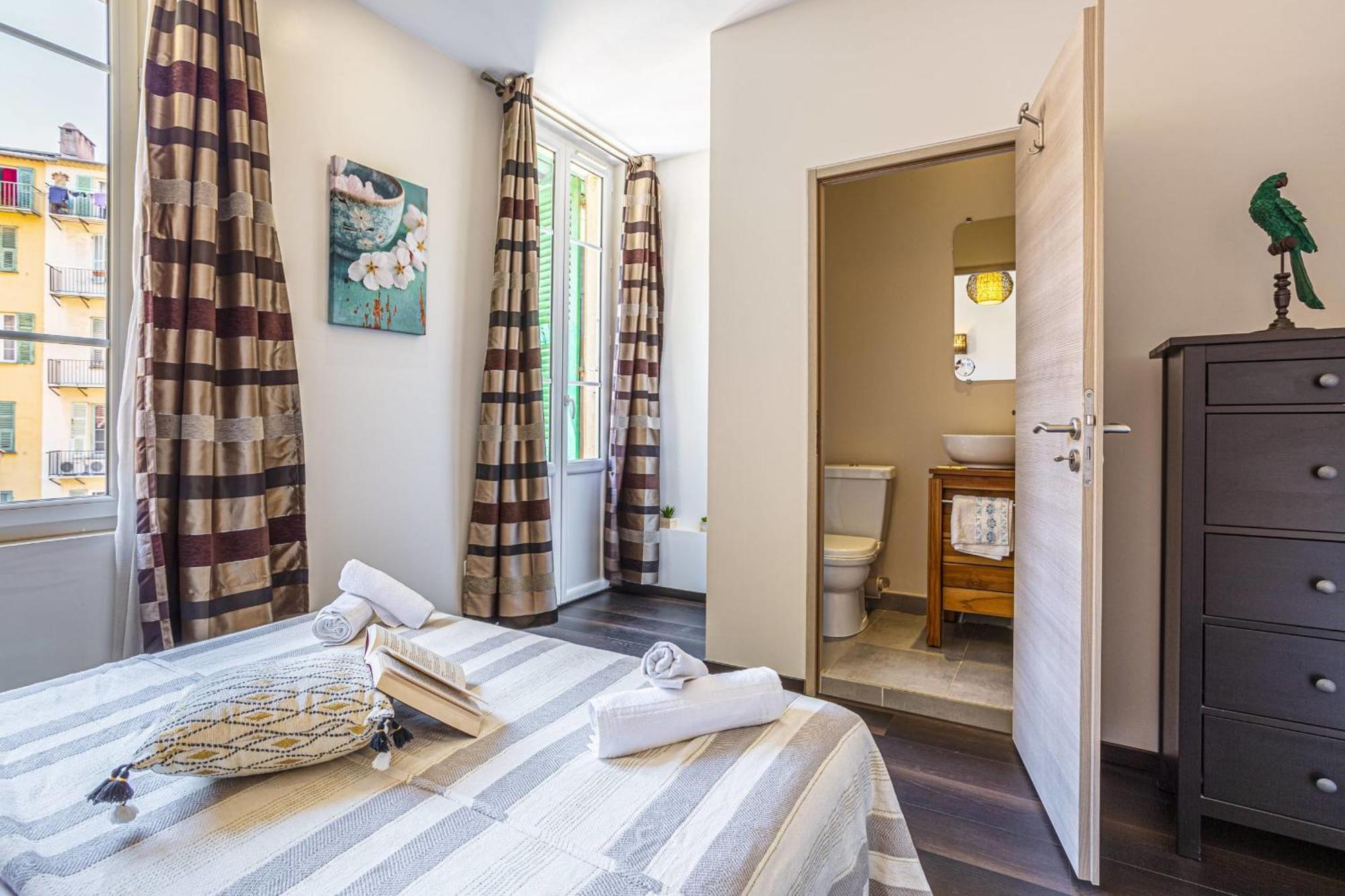 Guisol - Typical 3 Bedroom Ac Near Port Apartment Nice