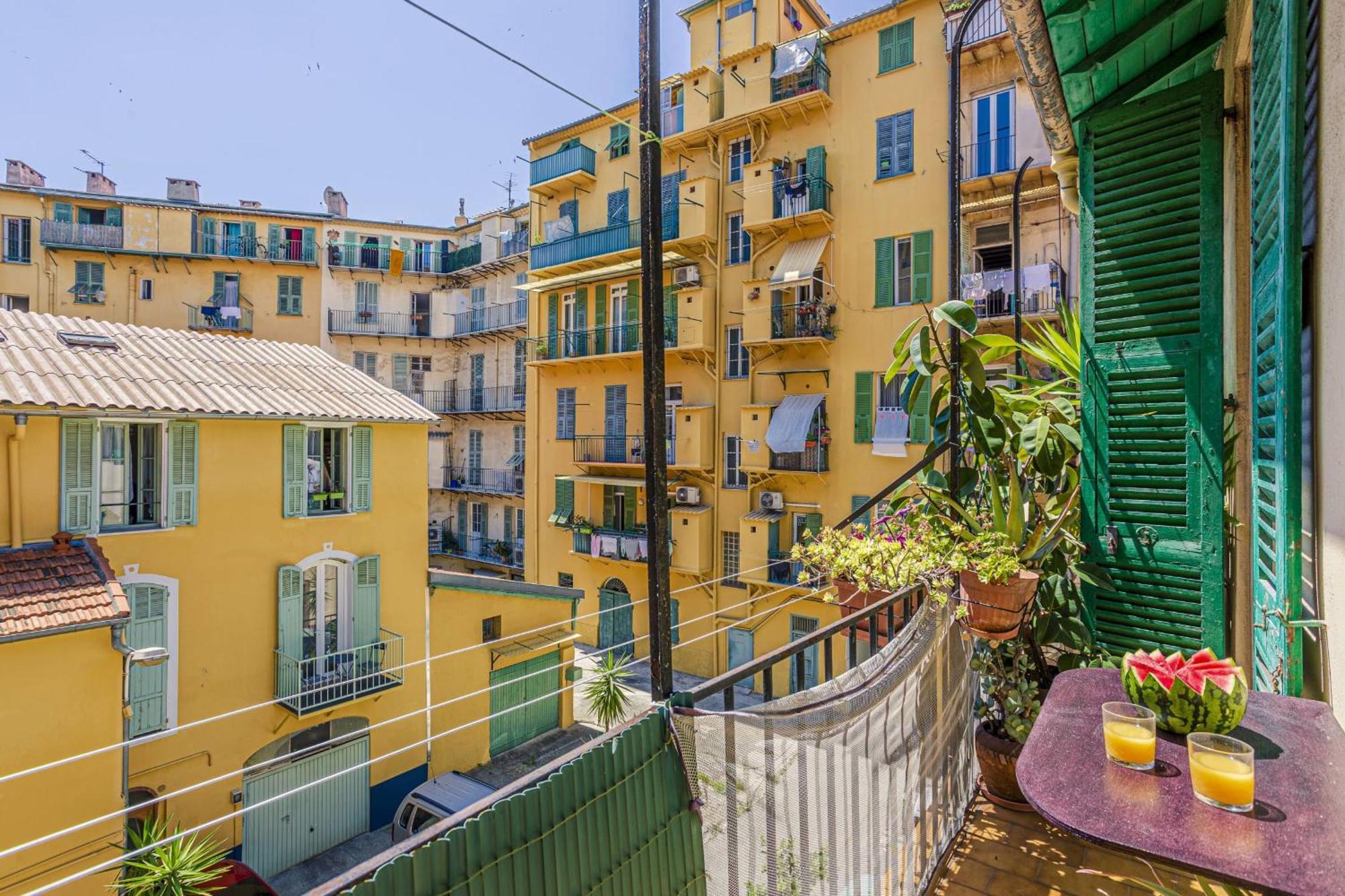 Apartment Guisol - Typical 3 Bedroom Ac Near Port